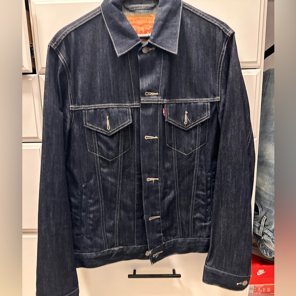 Levi’s trucker denim jacket